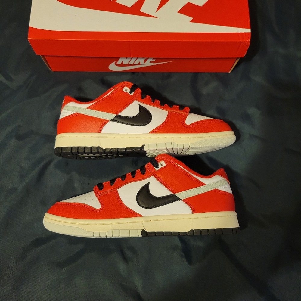 Brand new ds nike dunk low chicago split size 9 men's.